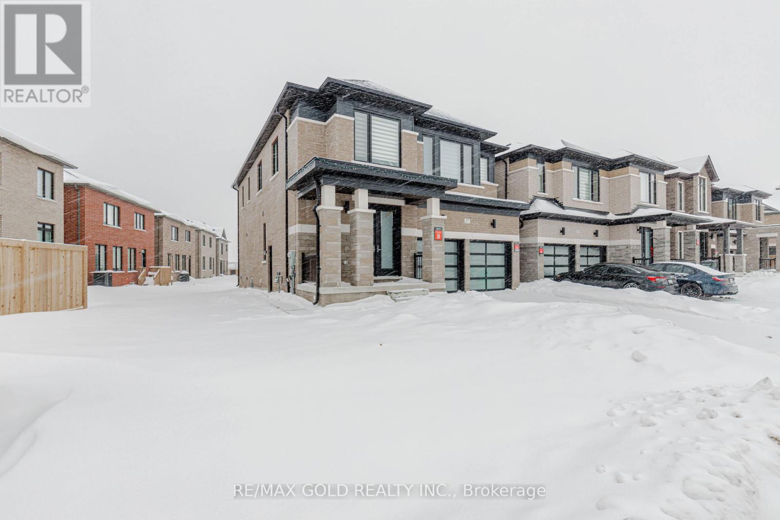57 Arnold Circle, Brampton, Ontario  L7A 0B8 - Photo 2 - W12717334