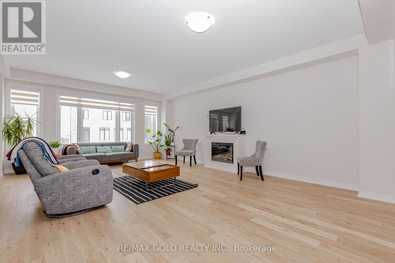 57 Arnold Circle, Brampton, Ontario  L7A 0B8 - Photo 7 - W12717334