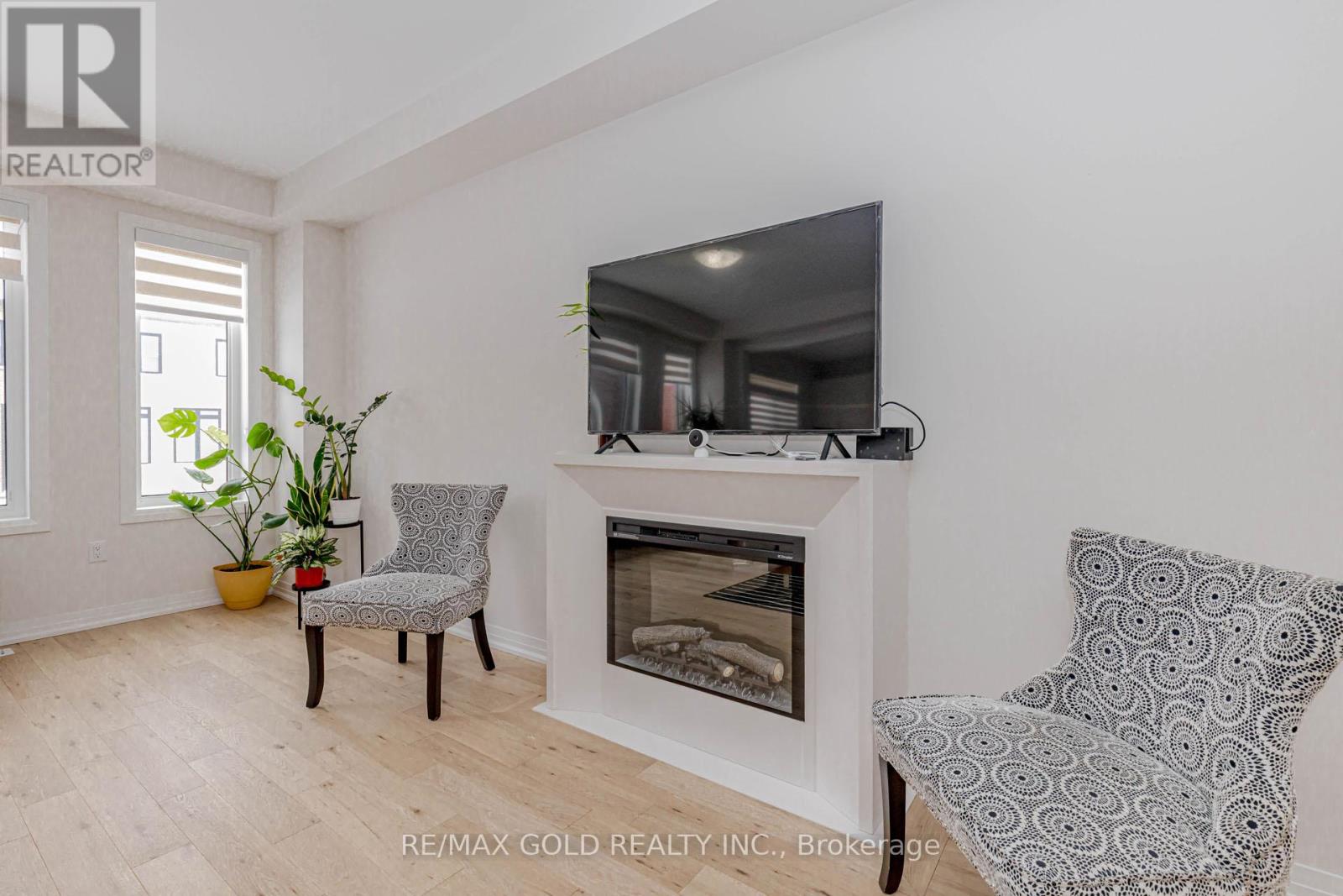 57 Arnold Circle, Brampton, Ontario  L7A 0B8 - Photo 9 - W12717334