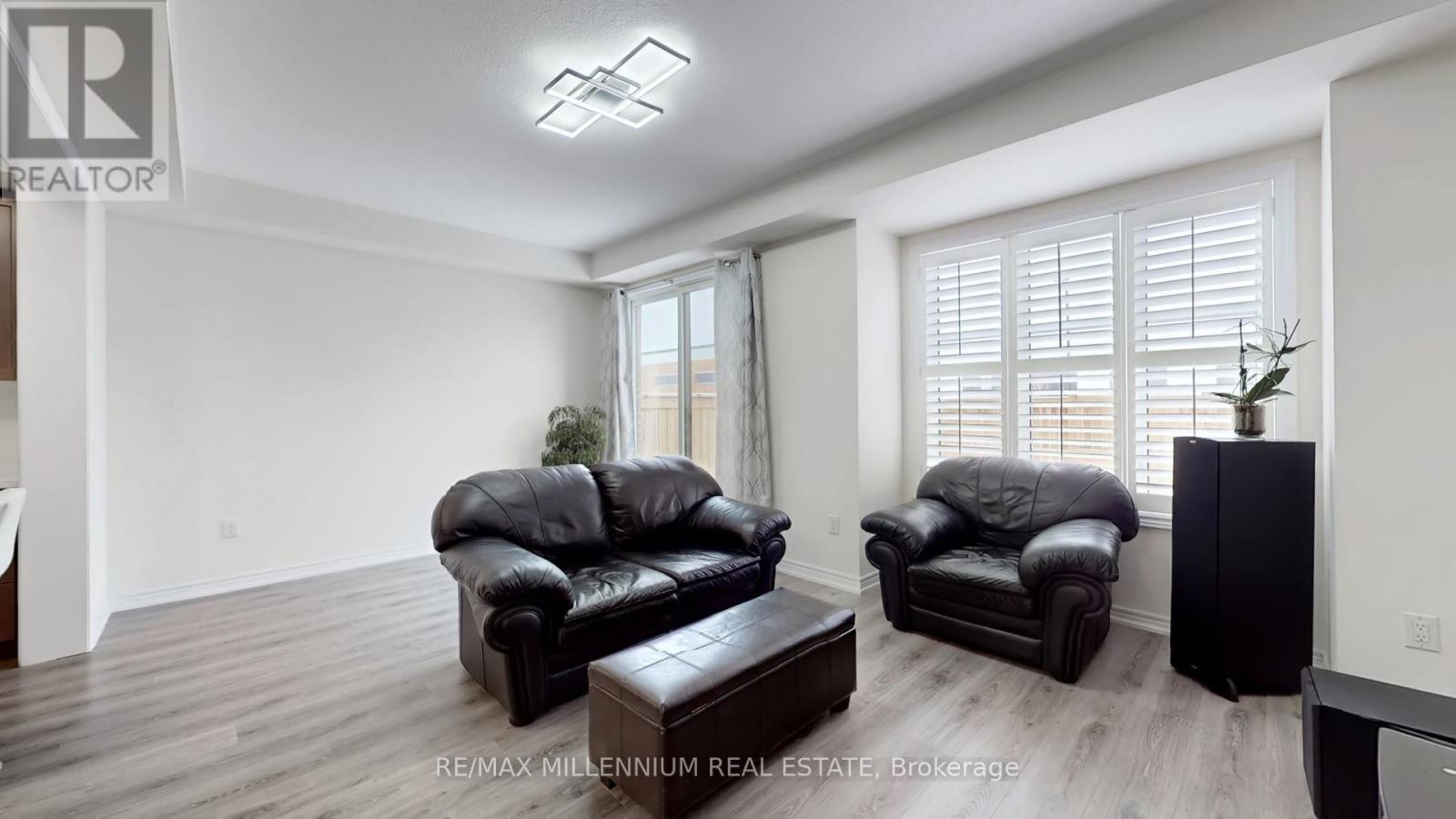 29 Hibiscus Lane, Hamilton, Ontario  L8K 0A4 - Photo 3 - X12710388