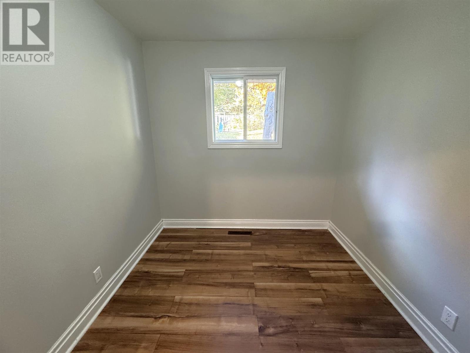 56 Axmith Ave, Elliot Lake, Ontario P5A 1B7 - Photo 21 - SM253175