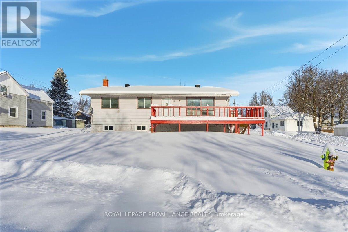 118 RIVER STREET E, Tweed, Ontario