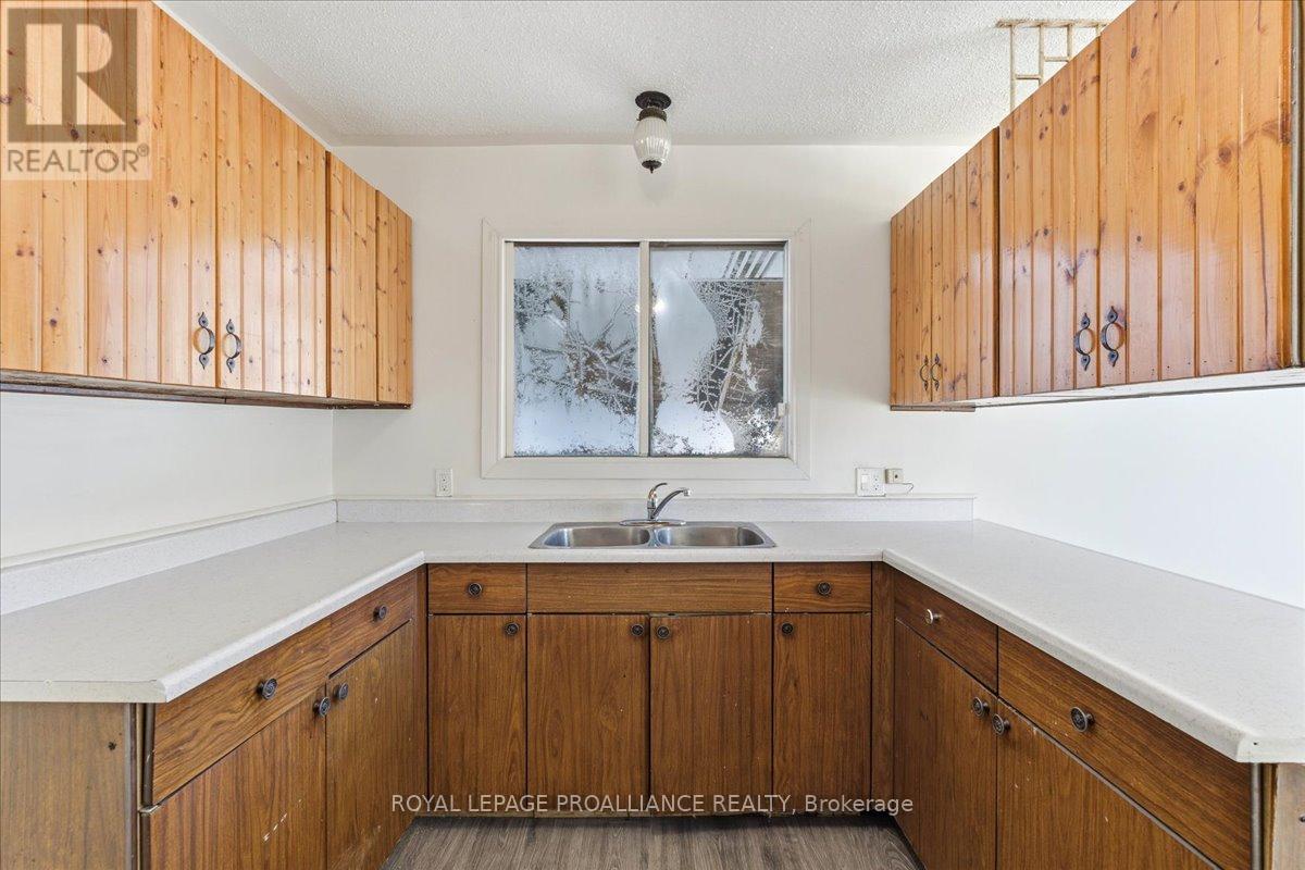 118 River Street E, Tweed, Ontario  K0K 3J0 - Photo 11 - X12720806