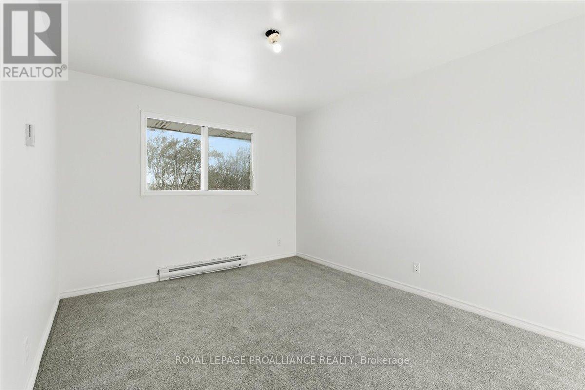 118 River Street E, Tweed, Ontario  K0K 3J0 - Photo 17 - X12720806