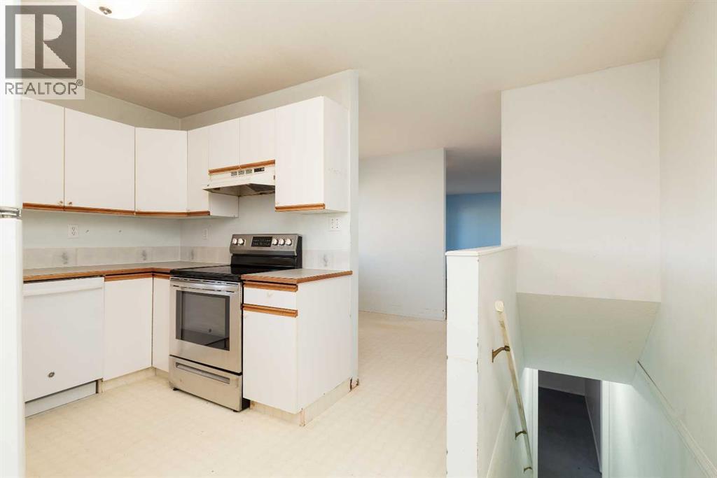 209 Mt Blakiston Road W, Lethbridge, Alberta  T1K 6M3 - Photo 10 - A2277374