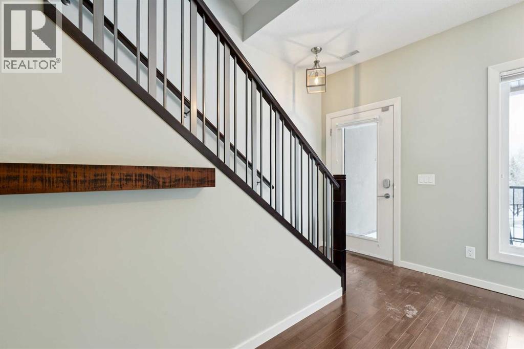 303 Valley Ridge Manor Nw, Calgary, Alberta  T3B 6C4 - Photo 2 - A2277041