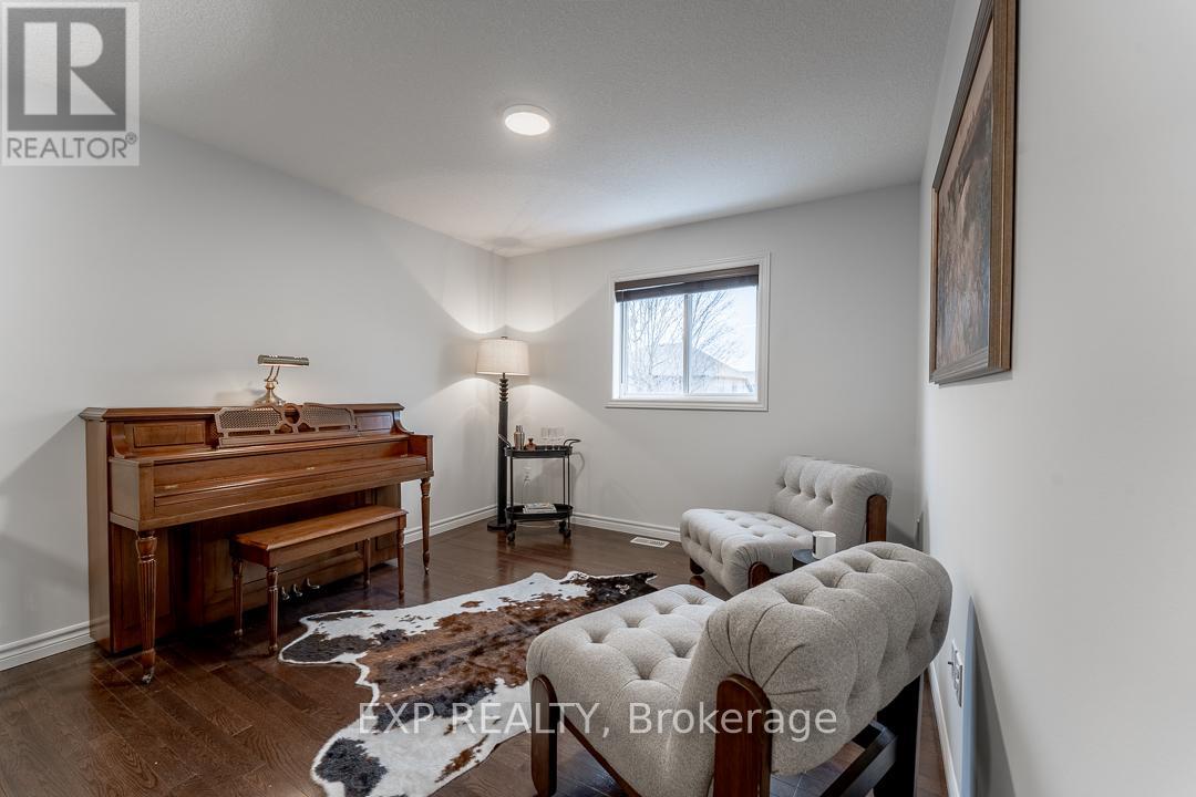 919 Foxcreek Road, London North, Ontario  N6G 0H1 - Photo 18 - X12720738