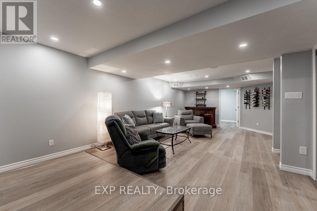 919 Foxcreek Road, London North, Ontario  N6G 0H1 - Photo 31 - X12720738