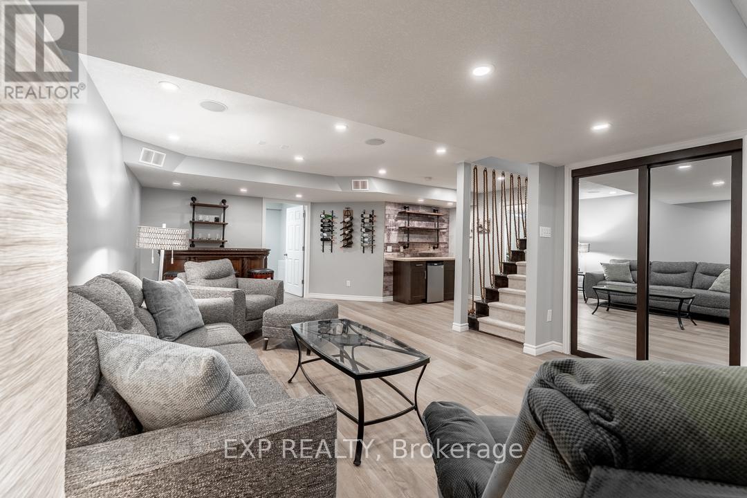 919 Foxcreek Road, London North, Ontario  N6G 0H1 - Photo 32 - X12720738