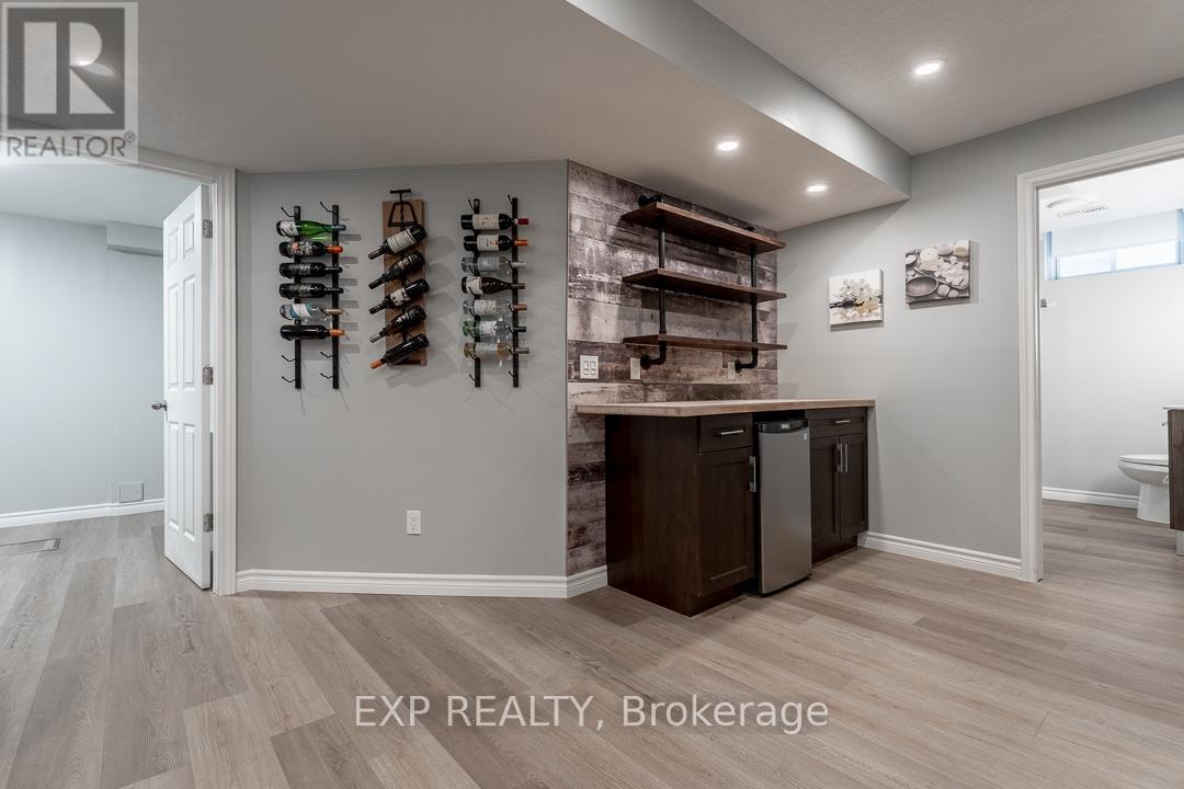 919 Foxcreek Road, London North, Ontario  N6G 0H1 - Photo 33 - X12720738