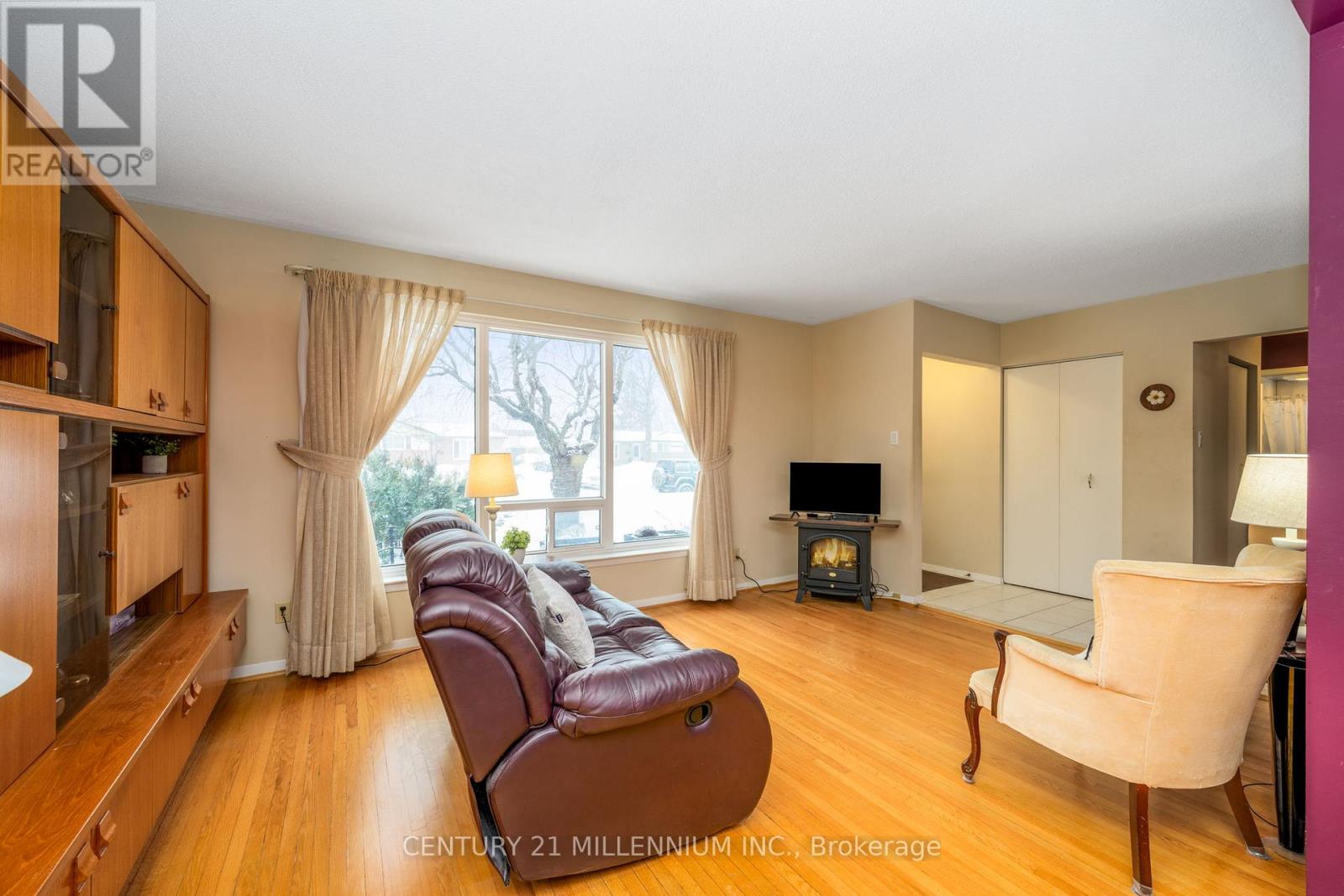 7 Drayton Crescent, Brampton, Ontario  L6T 3G6 - Photo 6 - W12719086