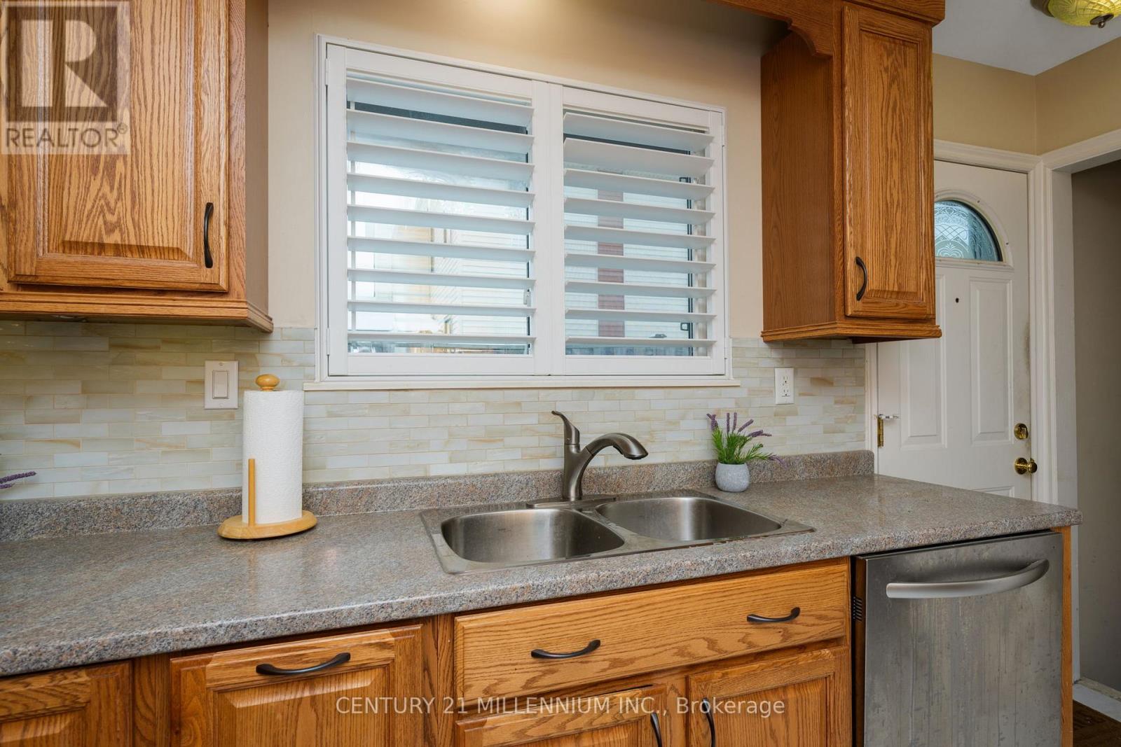 7 Drayton Crescent, Brampton, Ontario  L6T 3G6 - Photo 13 - W12719086