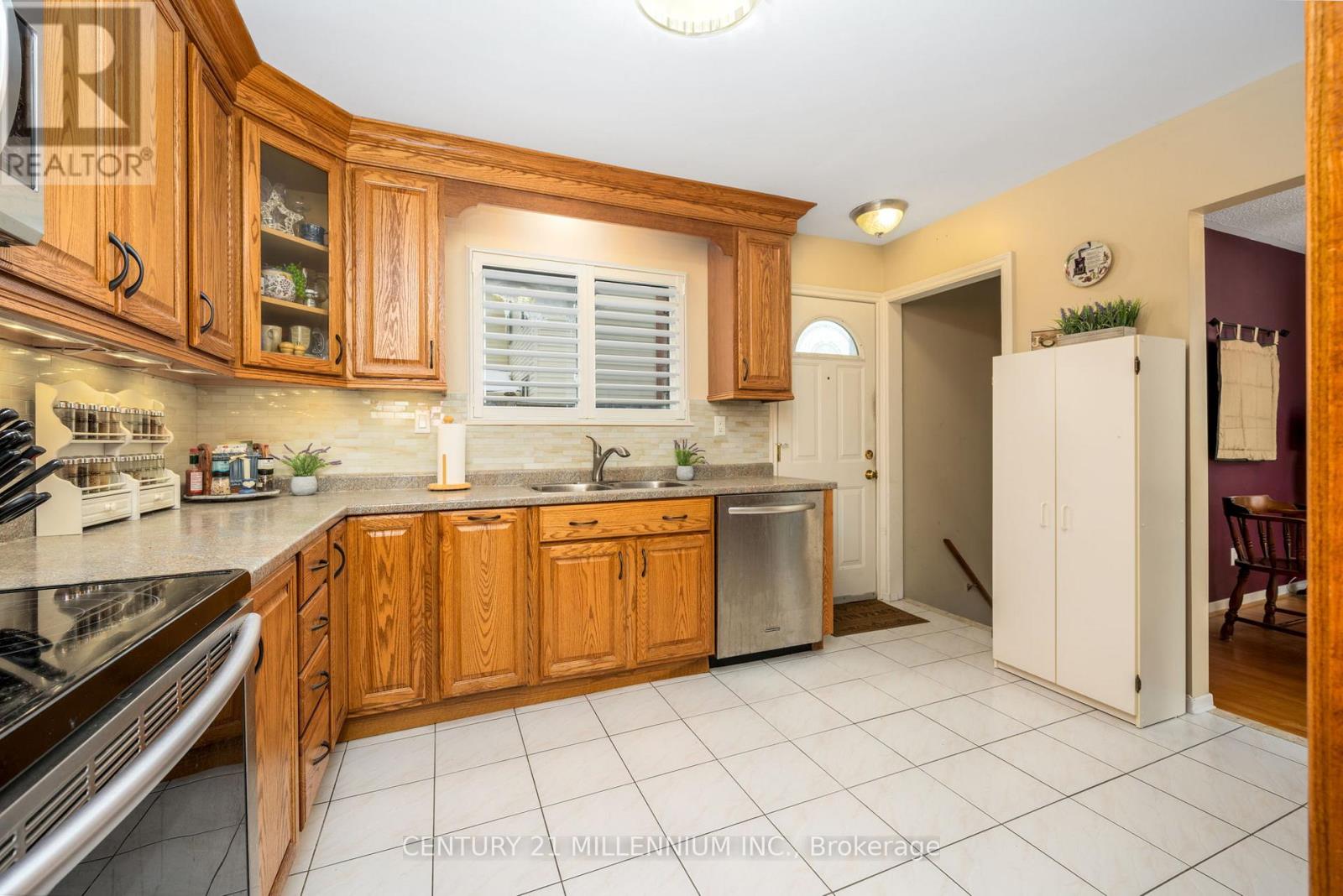 7 Drayton Crescent, Brampton, Ontario  L6T 3G6 - Photo 10 - W12719086