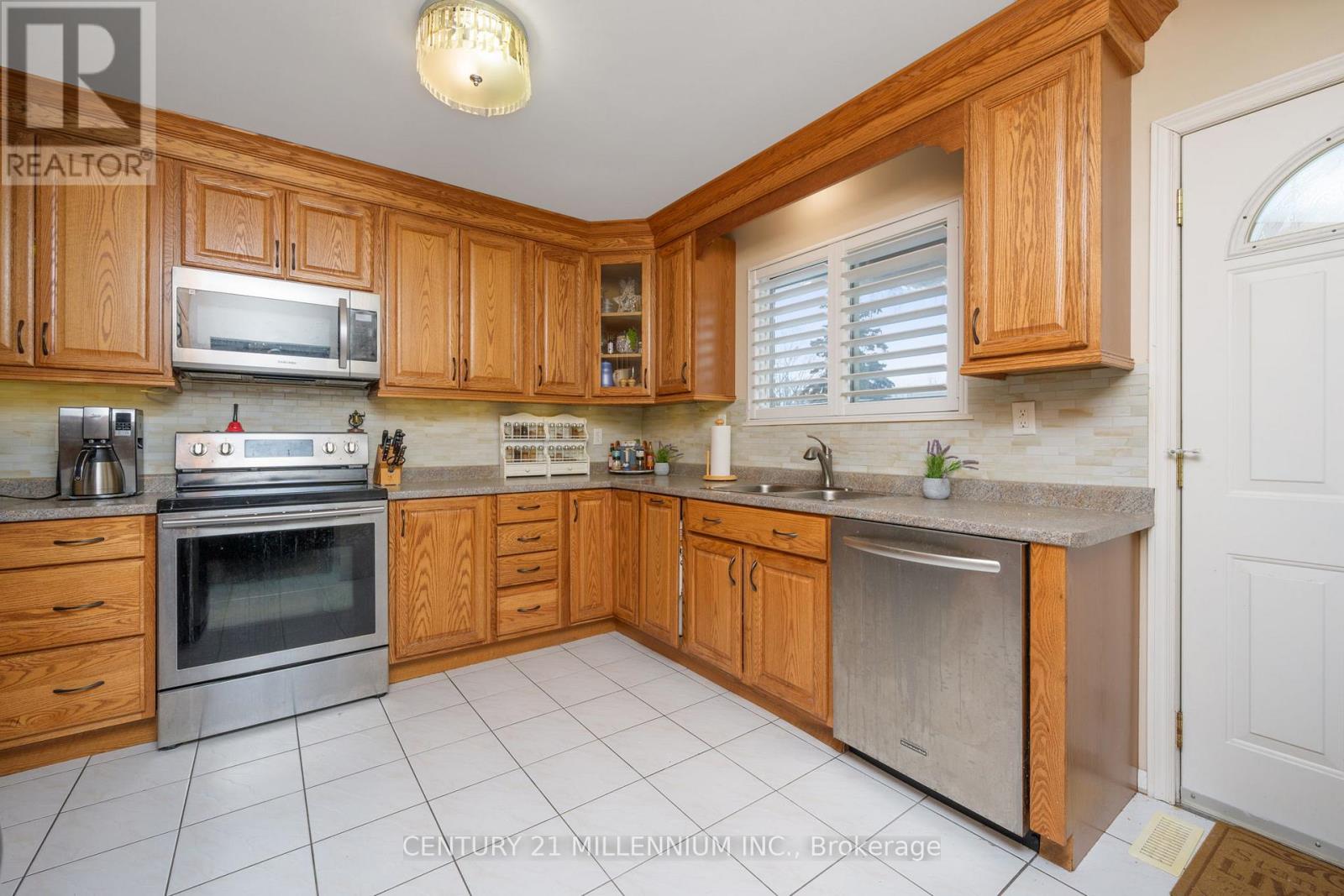 7 Drayton Crescent, Brampton, Ontario  L6T 3G6 - Photo 11 - W12719086