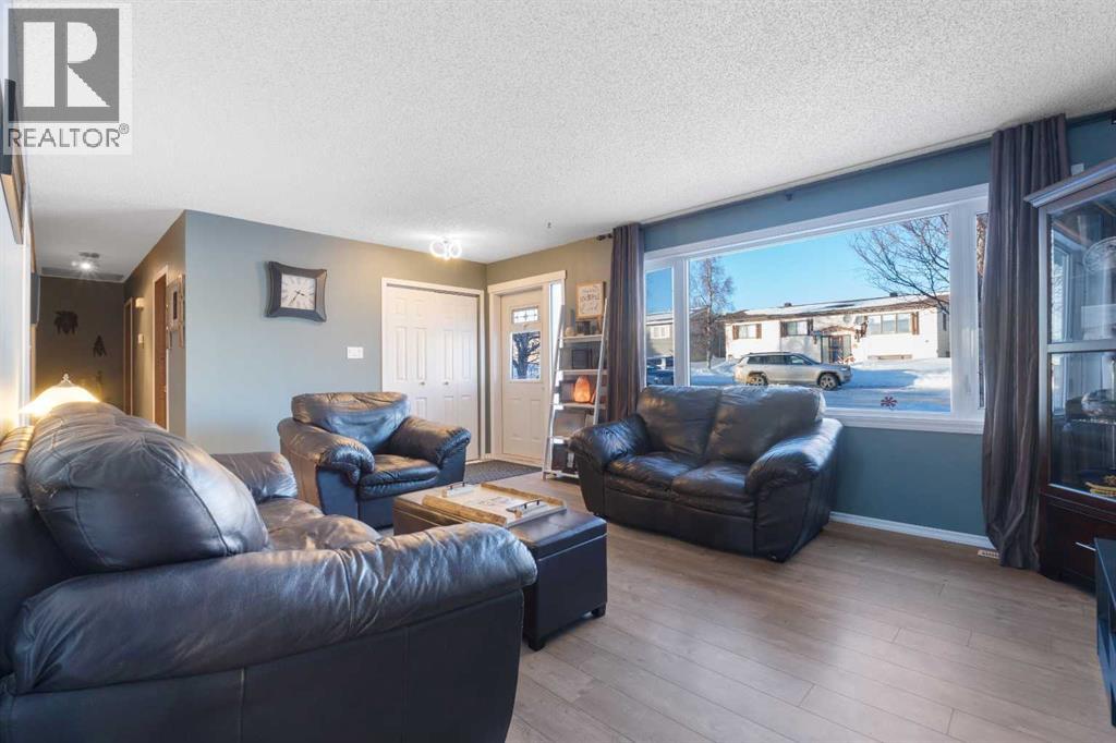 11 Hillside Avenue, Swan Hills, Alberta  T0G 2C0 - Photo 8 - A2275938