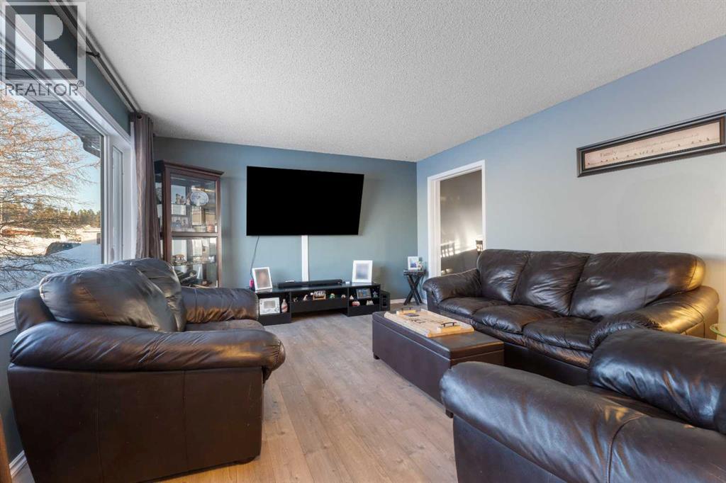 11 Hillside Avenue, Swan Hills, Alberta  T0G 2C0 - Photo 7 - A2275938