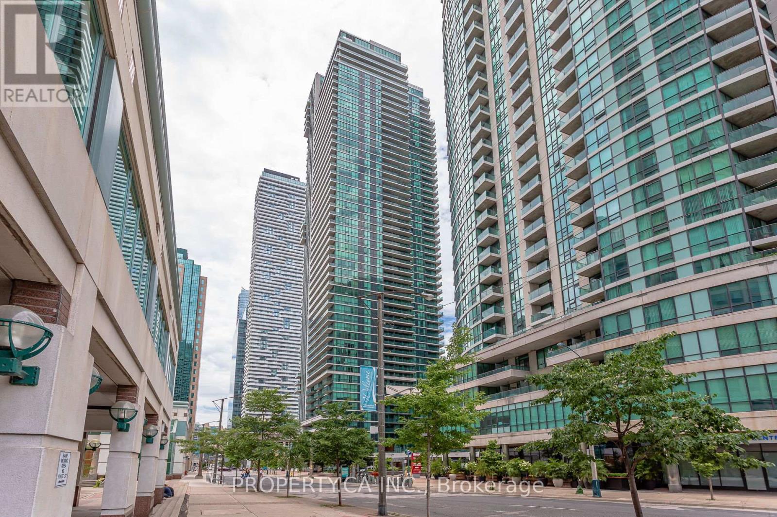 1604 - 33 Bay Street, Toronto, Ontario  M5J 2Z3 - Photo 3 - C12720742