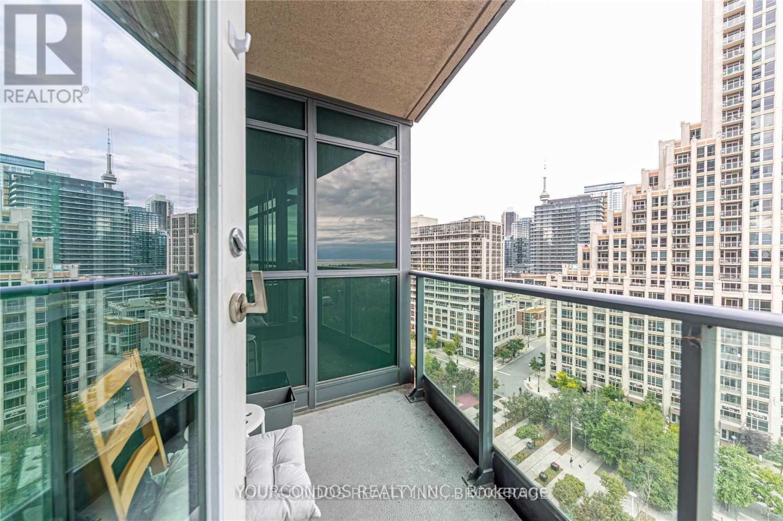 1203 - 215 Fort York Boulevard, Toronto, Ontario  M5V 4A2 - Photo 11 - C12720762