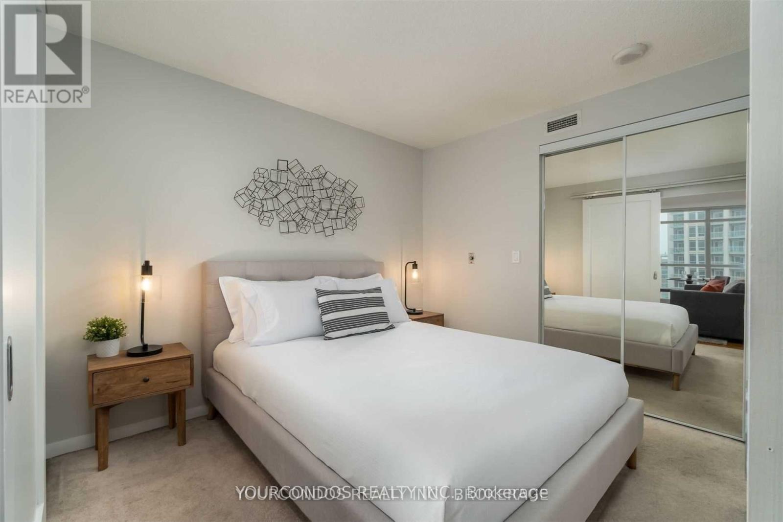 1203 - 215 Fort York Boulevard, Toronto, Ontario  M5V 4A2 - Photo 9 - C12720762