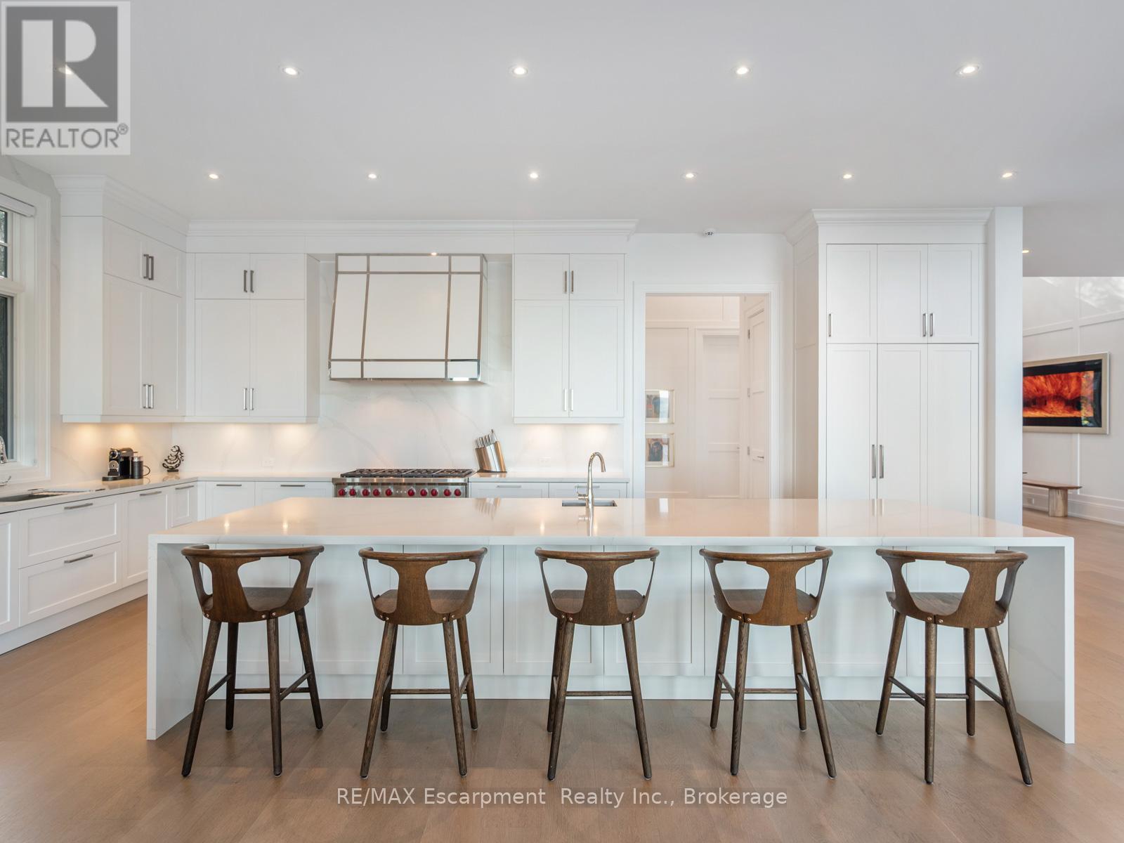 140 Secord Lane, Burlington, Ontario  L7L 2H7 - Photo 10 - W12720280