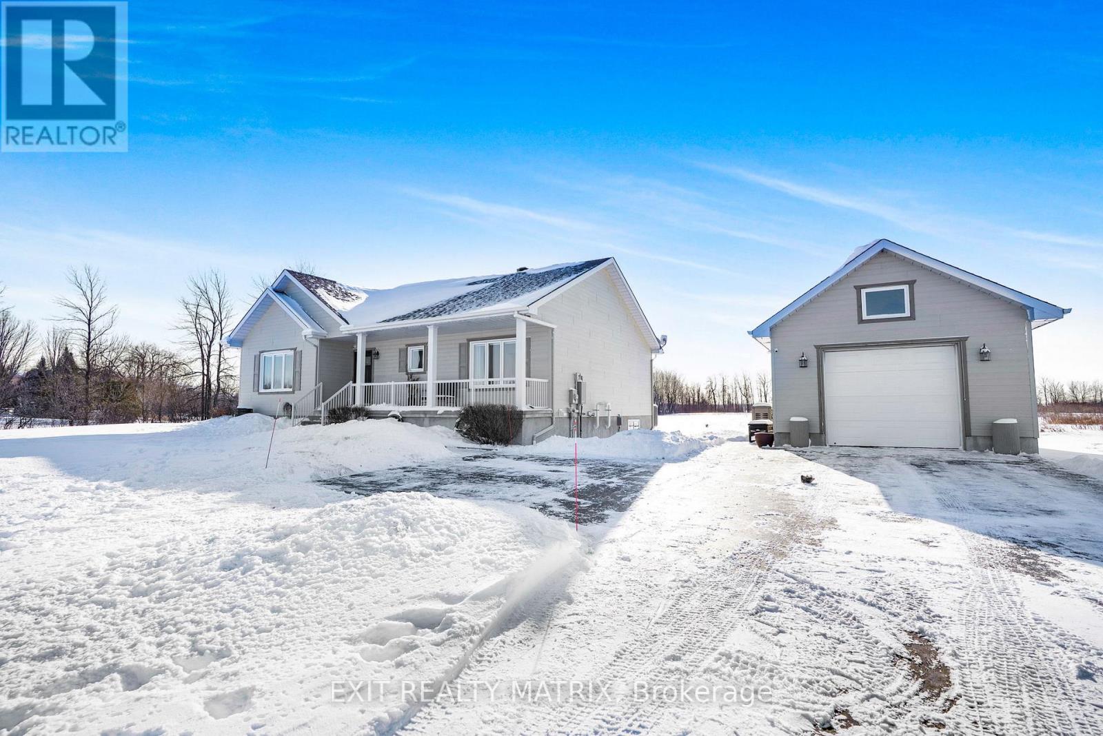 3100 Pattee Road E, Champlain, Ontario K6A 2R2 - Photo 1 - X12720768