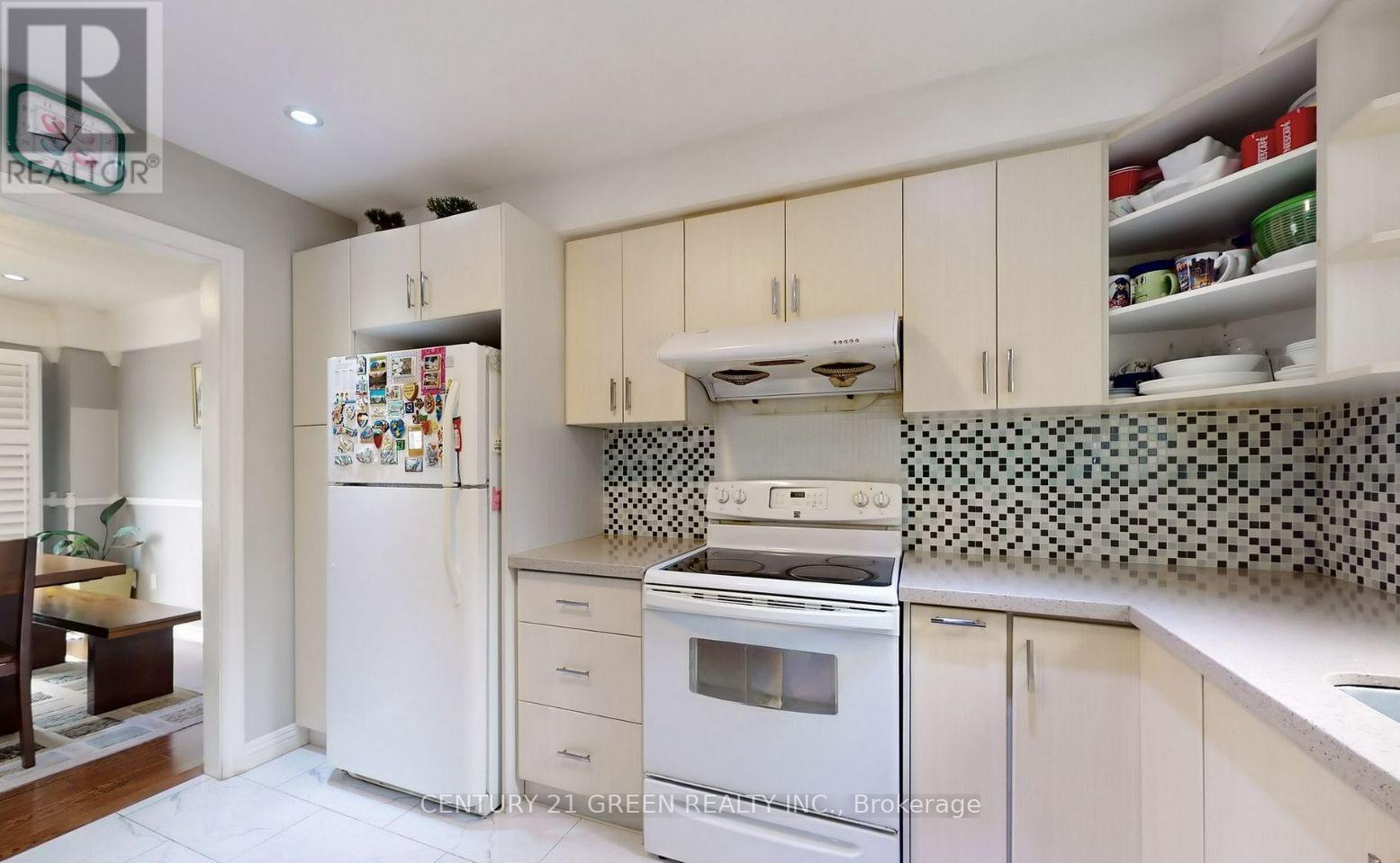 1590 Marshcourt Drive, Pickering, Ontario  L1V 6G3 - Photo 9 - E12720754