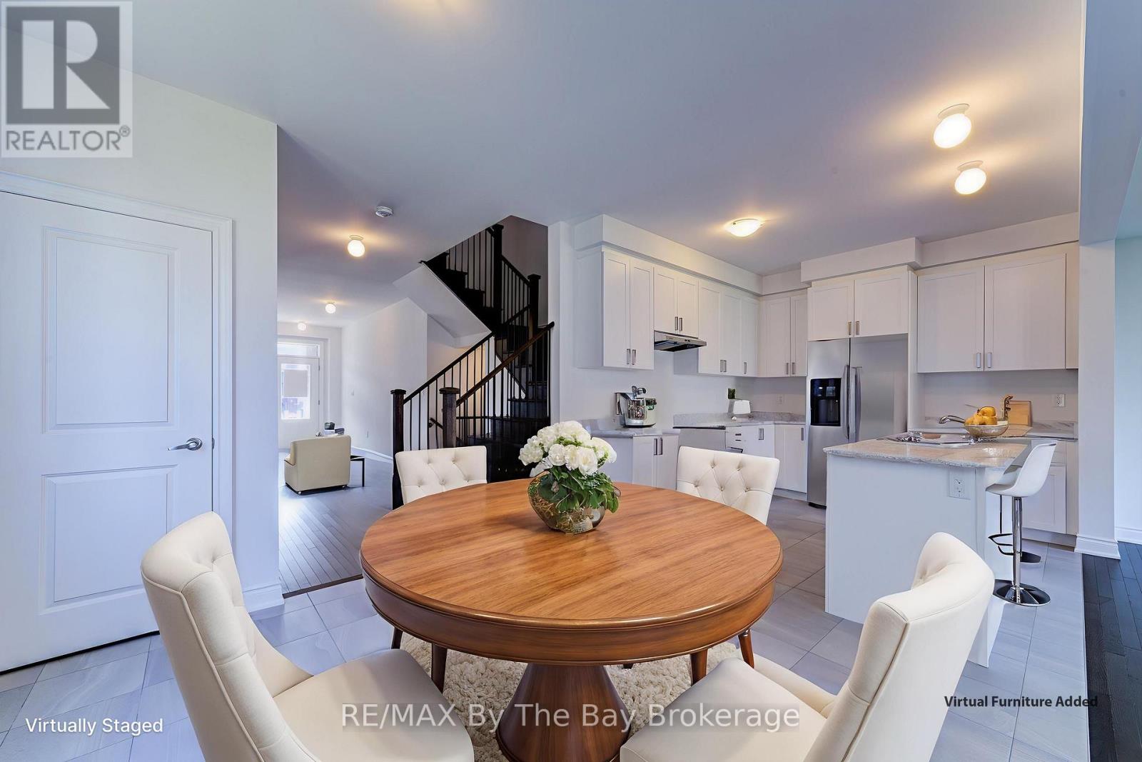 21 Lisa Street, Wasaga Beach, Ontario  L9Z 1J9 - Photo 11 - S12429822