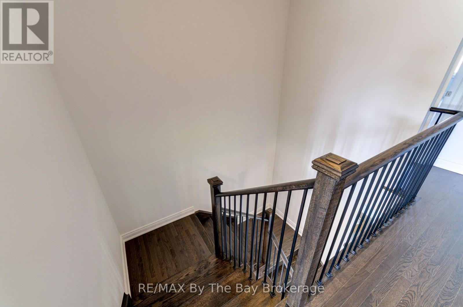 21 Lisa Street, Wasaga Beach, Ontario  L9Z 1J9 - Photo 25 - S12429822