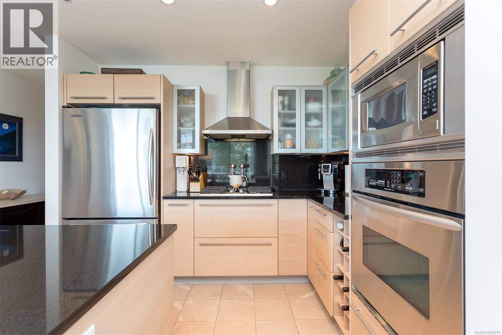 216 68 Songhees Rd, Victoria, British Columbia  V9A 0A3 - Photo 23 - 1023975