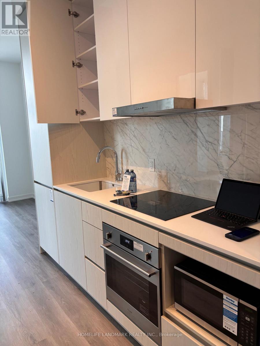 Ph110 - 28 Interchange Way, Vaughan, Ontario  L4K 0P8 - Photo 2 - N12720712