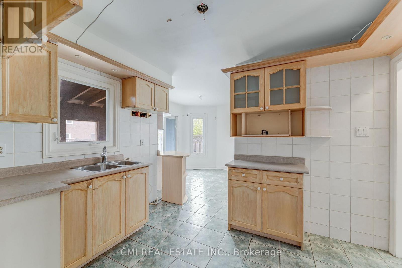 109 Valleymede Drive, Richmond Hill, Ontario  L4B 1T6 - Photo 14 - N12720838