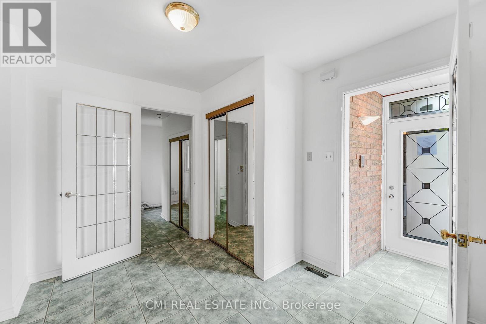 109 Valleymede Drive, Richmond Hill, Ontario  L4B 1T6 - Photo 5 - N12720838