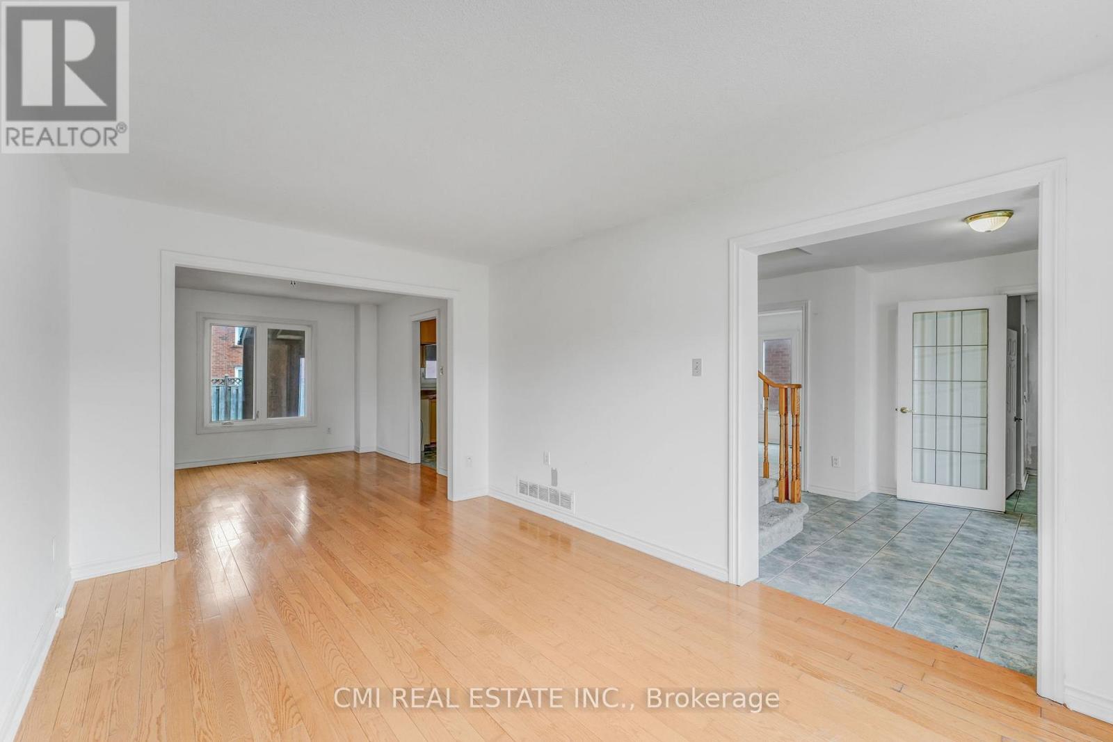 109 Valleymede Drive, Richmond Hill, Ontario  L4B 1T6 - Photo 8 - N12720838