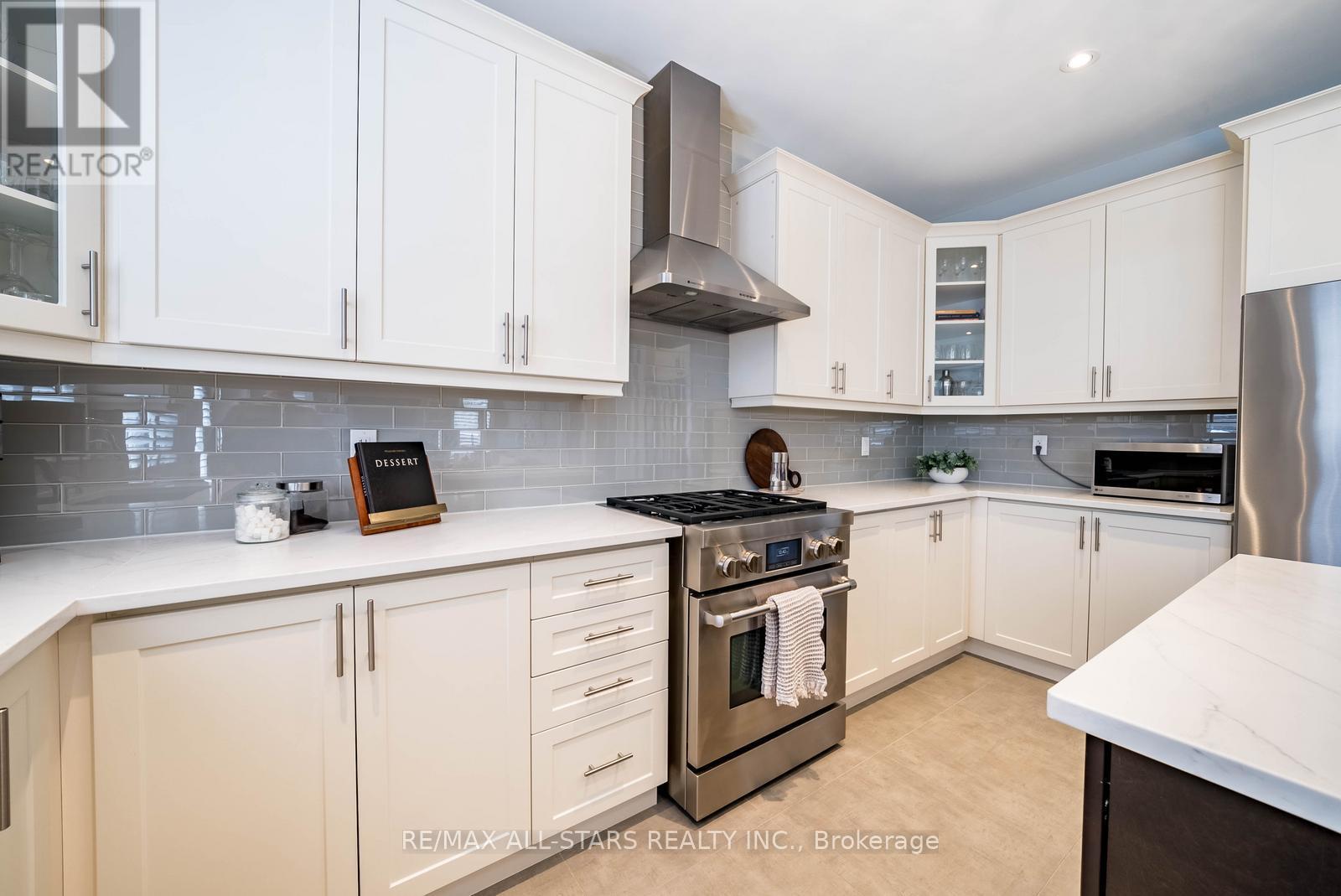 252 Glad Park Avenue, Whitchurch-Stouffville, Ontario  L4A 1X1 - Photo 19 - N12720864