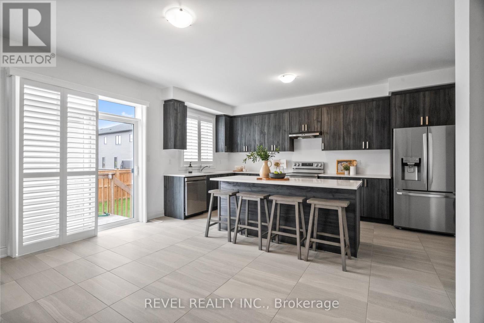 12 Emerald Street, Wasaga Beach, Ontario  L9Z 0K8 - Photo 11 - S12720774