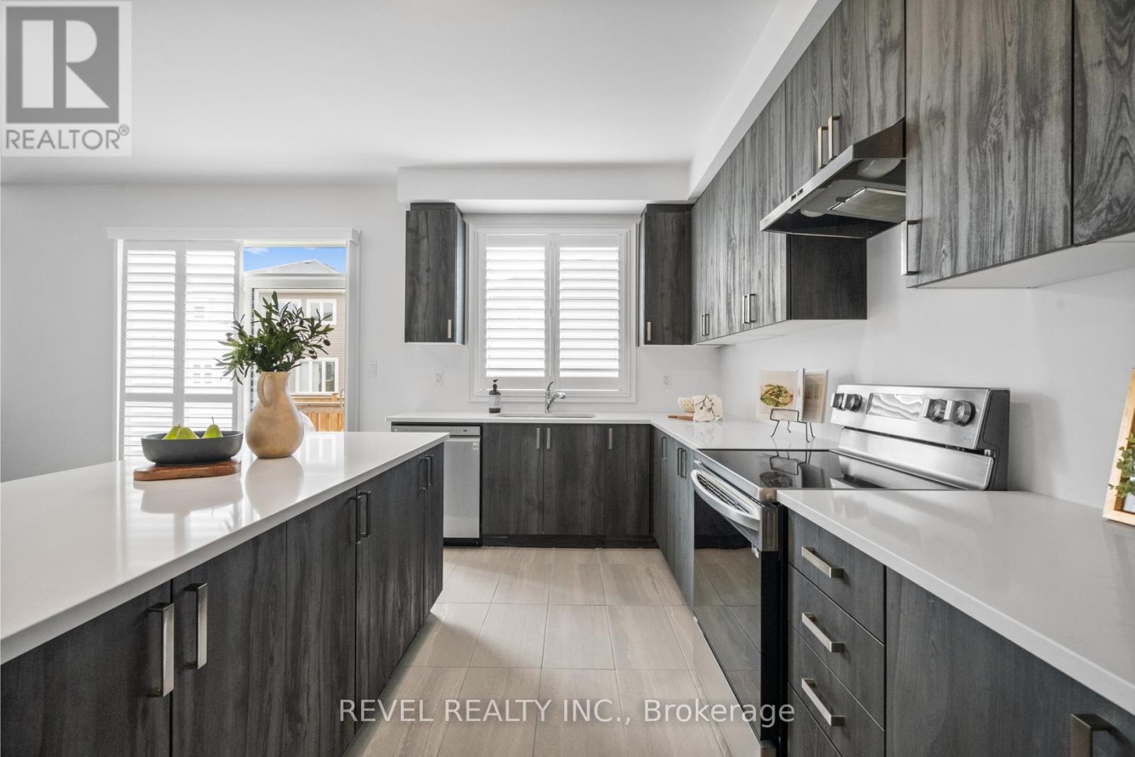 12 Emerald Street, Wasaga Beach, Ontario  L9Z 0K8 - Photo 16 - S12720774