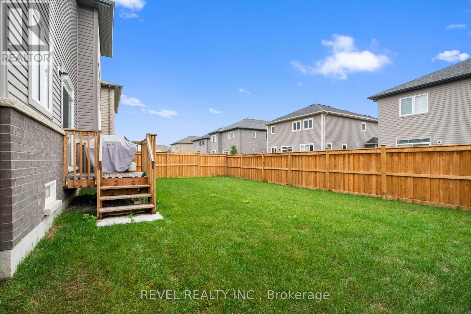 12 Emerald Street, Wasaga Beach, Ontario  L9Z 0K8 - Photo 39 - S12720774