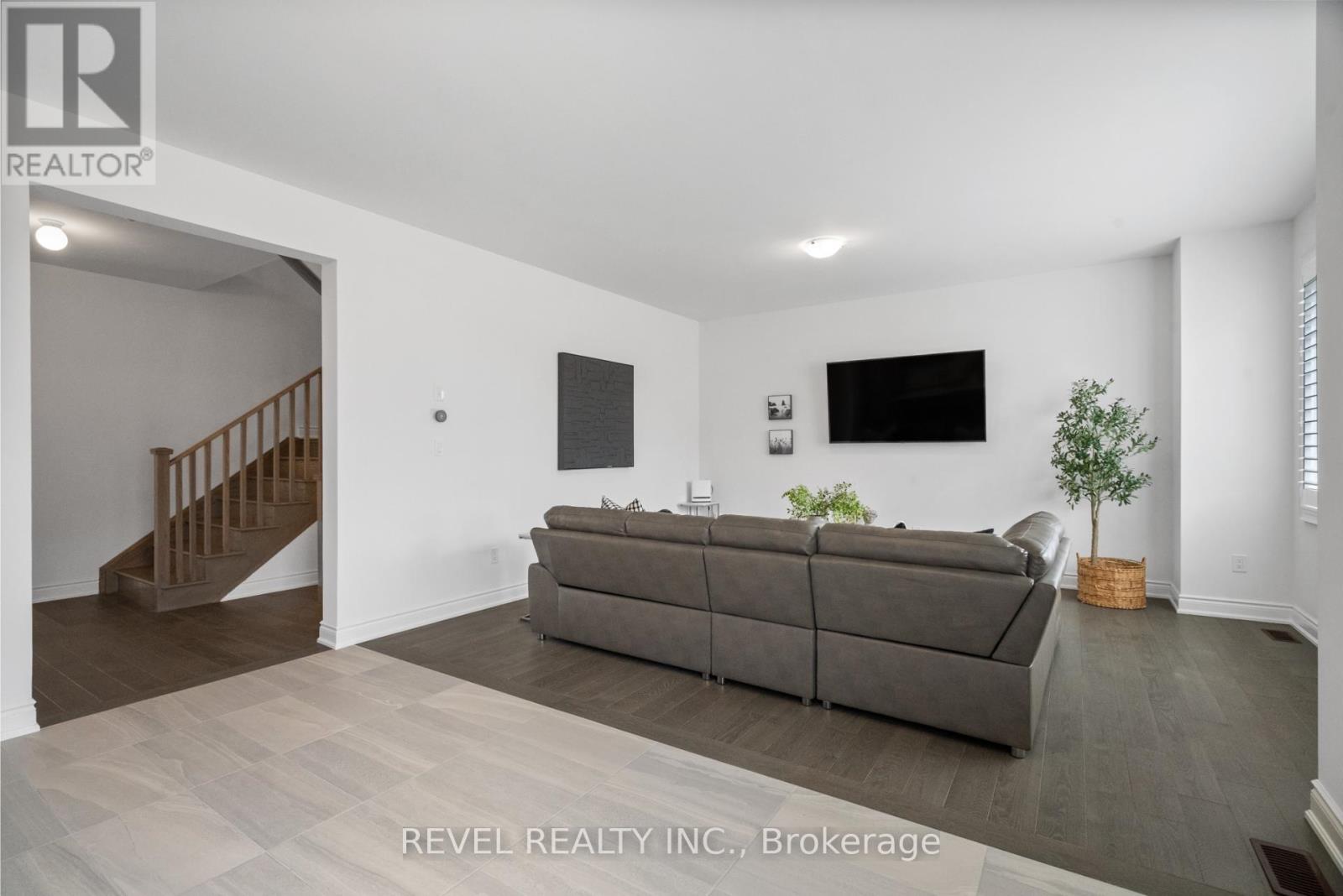 12 Emerald Street, Wasaga Beach, Ontario  L9Z 0K8 - Photo 6 - S12720774