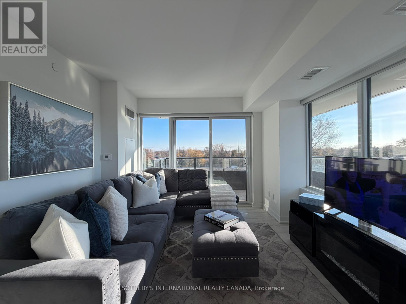 303 - 1435 Celebration Drive, Pickering, Ontario  L1W 0C4 - Photo 7 - E12673560