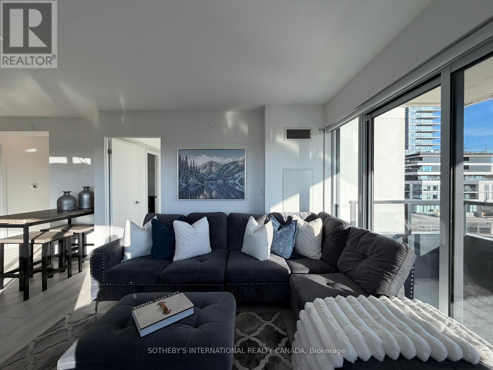 303 - 1435 Celebration Drive, Pickering, Ontario  L1W 0C4 - Photo 6 - E12673560