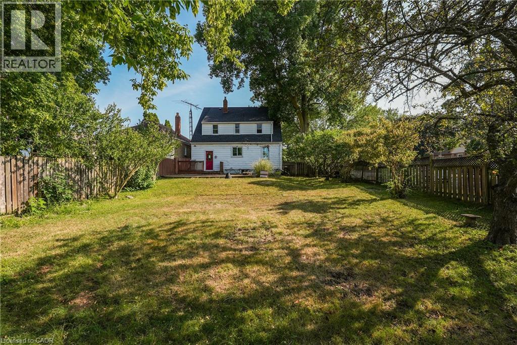 9 Arlington Avenue, St. Catharines, Ontario  L2P 3A3 - Photo 3 - 40800158