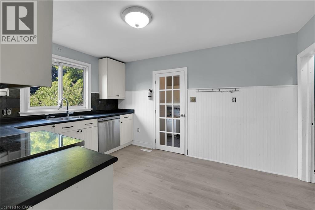 9 Arlington Avenue, St. Catharines, Ontario  L2P 3A3 - Photo 9 - 40800158