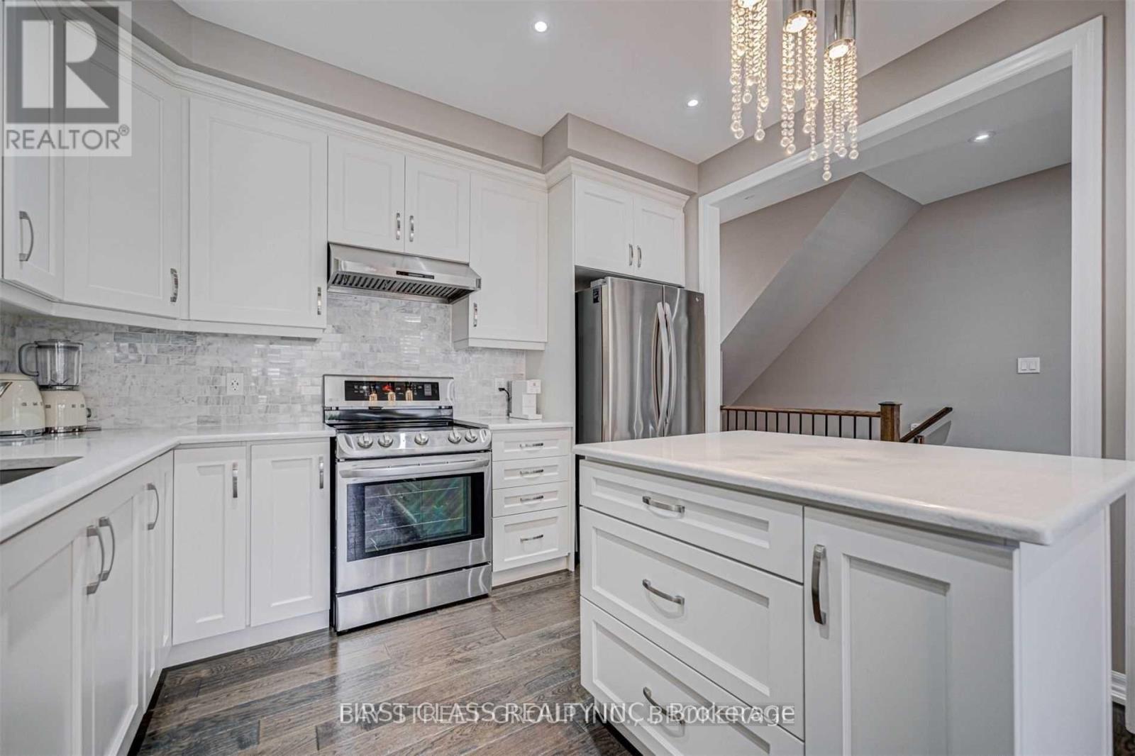 3351 Carding Mill Trail, Oakville, Ontario  L6M 0T1 - Photo 11 - W12720710