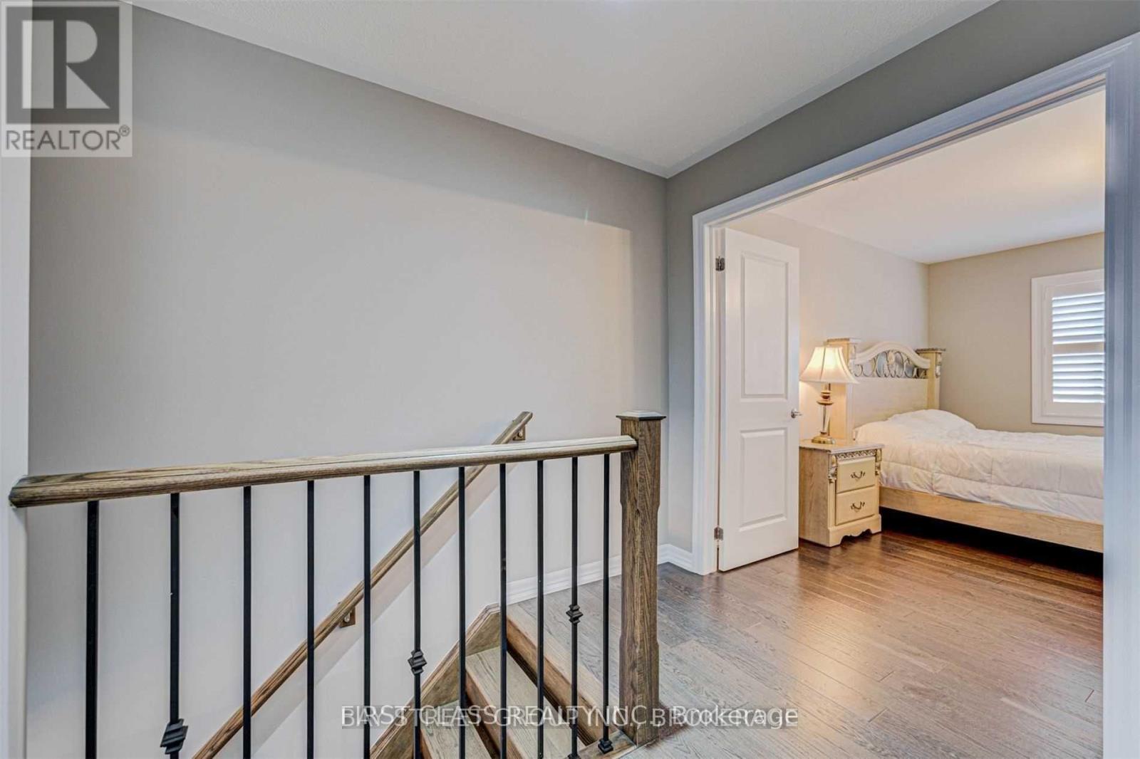 3351 Carding Mill Trail, Oakville, Ontario  L6M 0T1 - Photo 14 - W12720710