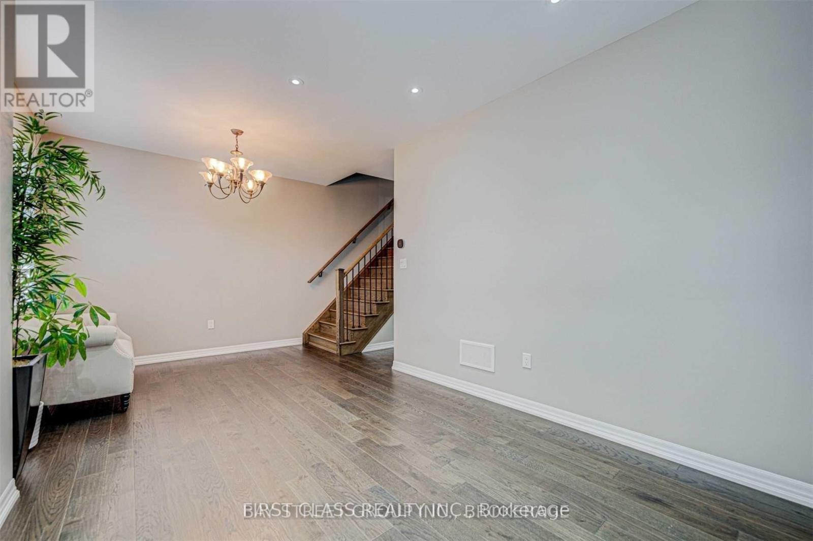 3351 Carding Mill Trail, Oakville, Ontario  L6M 0T1 - Photo 15 - W12720710