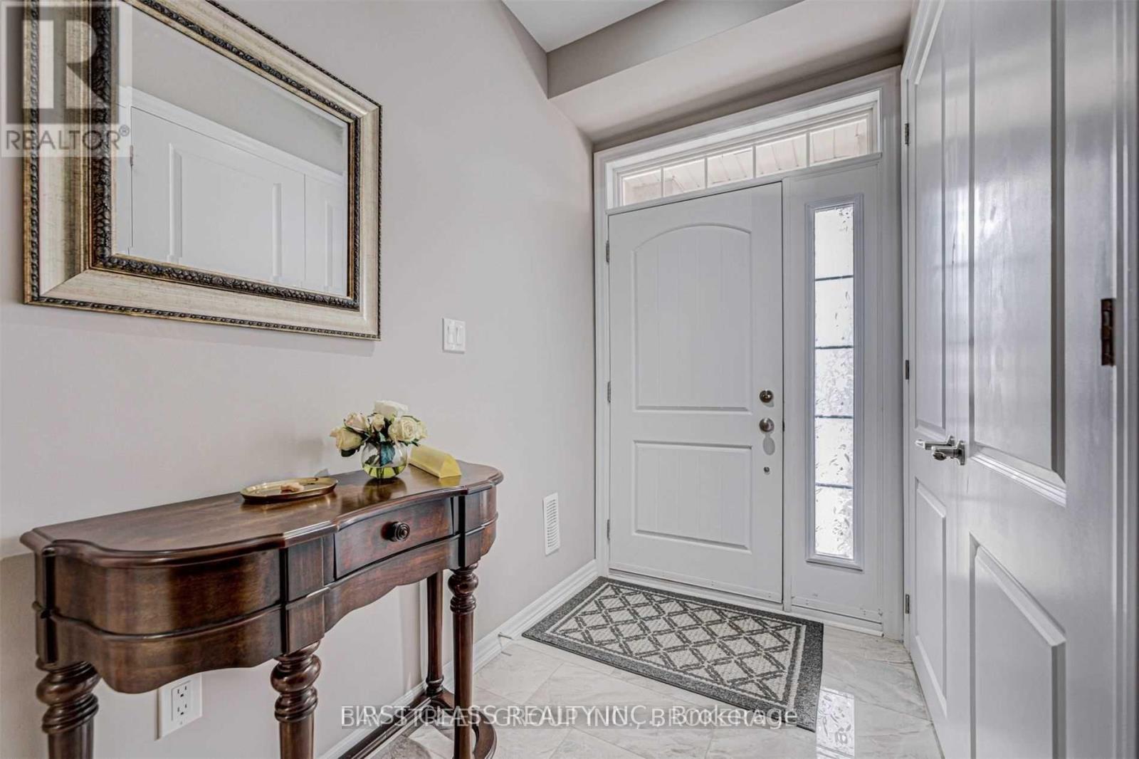 3351 Carding Mill Trail, Oakville, Ontario  L6M 0T1 - Photo 3 - W12720710