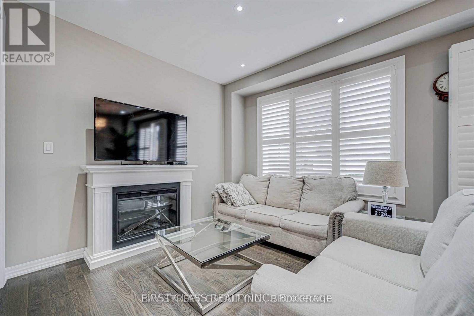 3351 Carding Mill Trail, Oakville, Ontario  L6M 0T1 - Photo 6 - W12720710