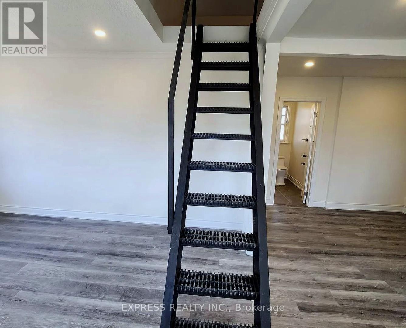 8 - 106 Lake Shore Drive, Toronto, Ontario  M8V 2A2 - Photo 8 - W12720790