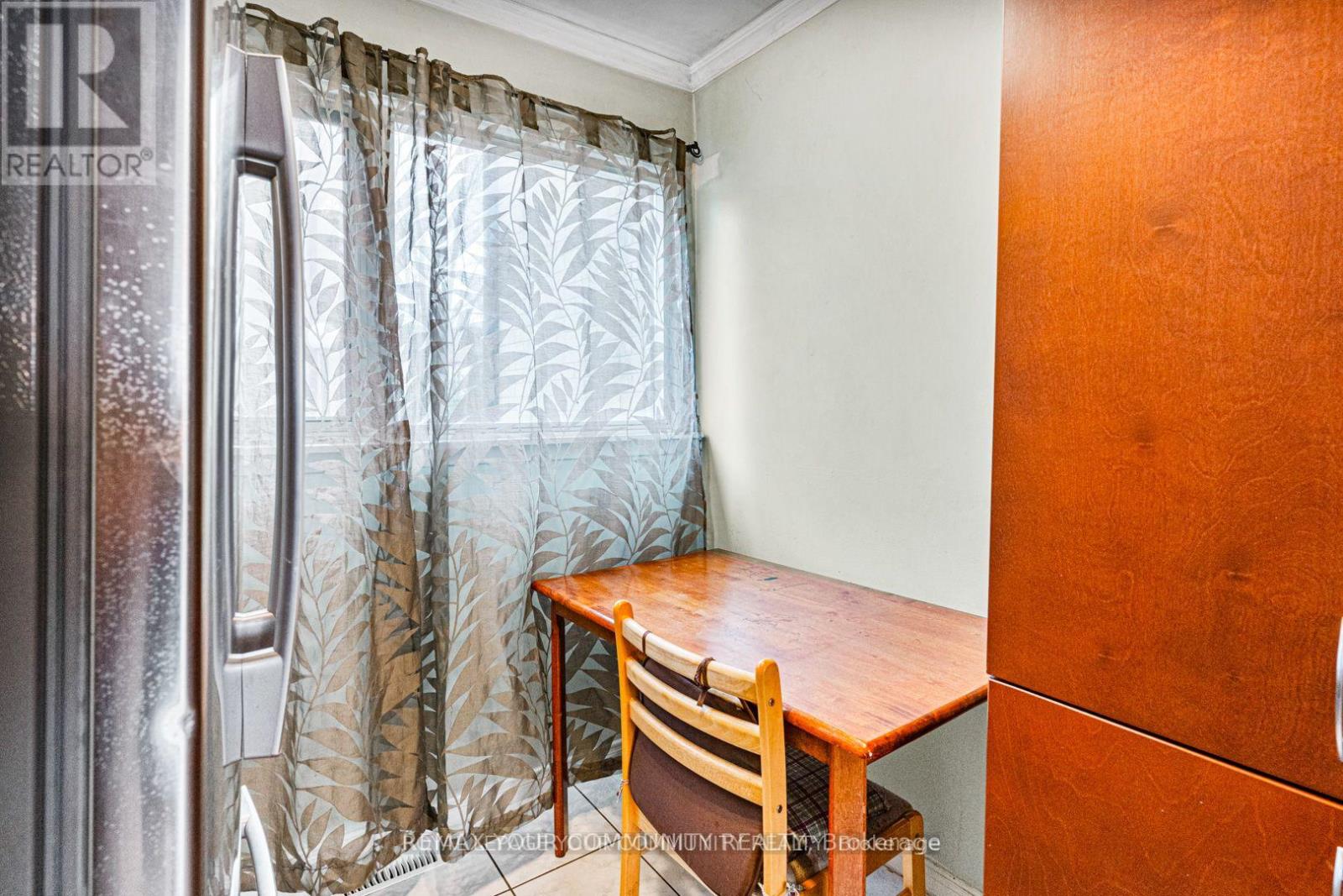 336 Fleetwood Crescent, Brampton, Ontario  L6T 2E5 - Photo 10 - W12720792