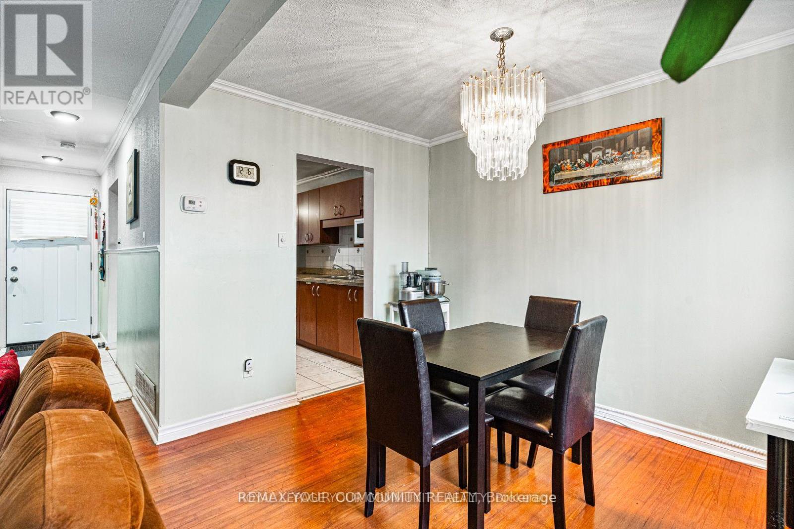 336 Fleetwood Crescent, Brampton, Ontario  L6T 2E5 - Photo 6 - W12720792